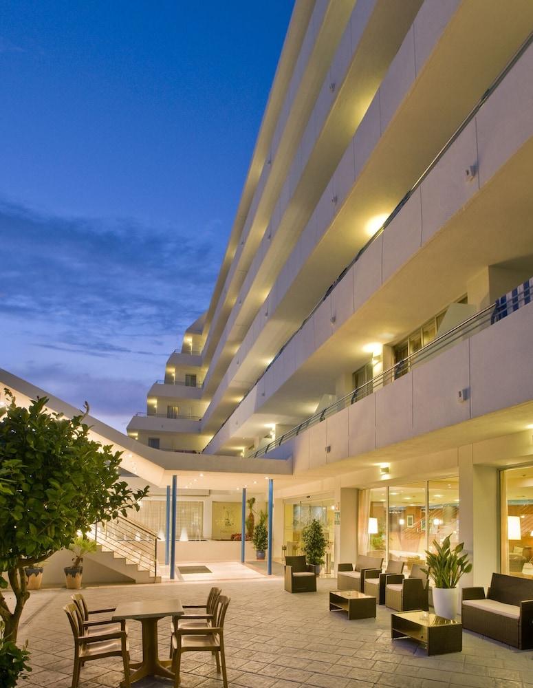 Hotel Montemar Maritim Санта-Сусанна Экстерьер фото